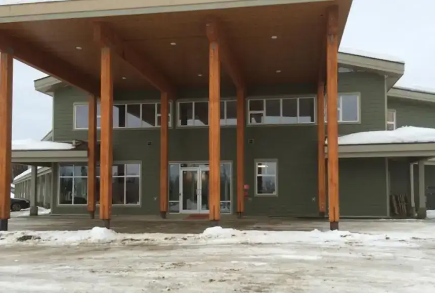Royal Oak Inn & Suites and RV Park