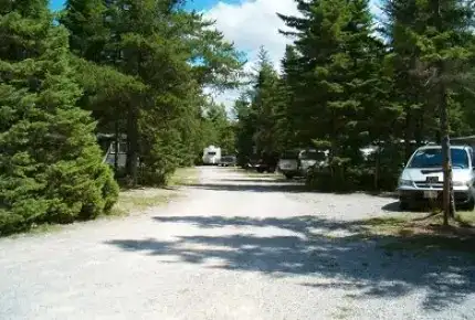 Lone Pine Park Campground & Cabins