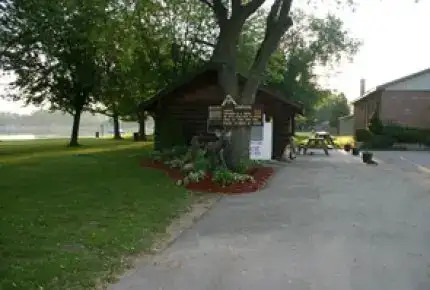 Photo showing Lakeside Resort